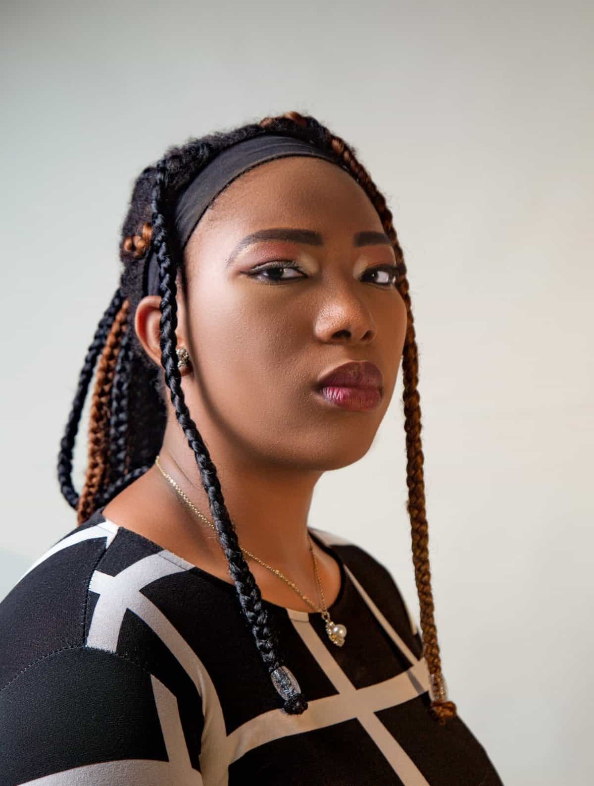 What Are The Advantages Of Using The Backboard When Shooting Close-range Shots?